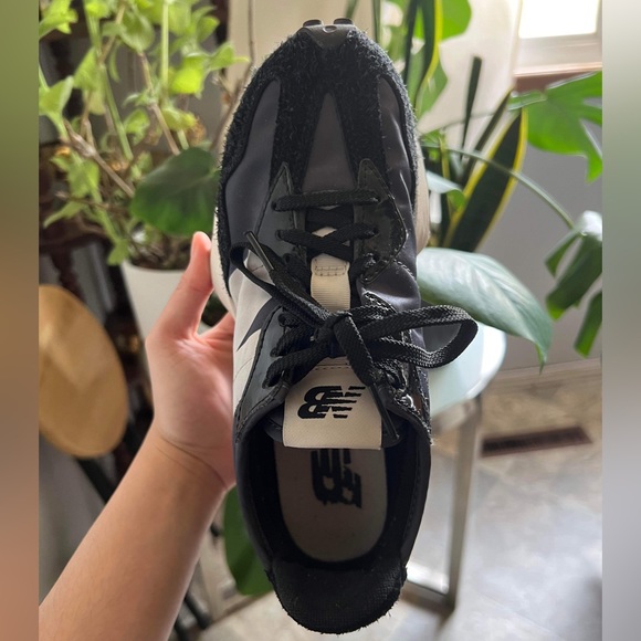 Women’s New Balance 327 - Picture 4 of 7